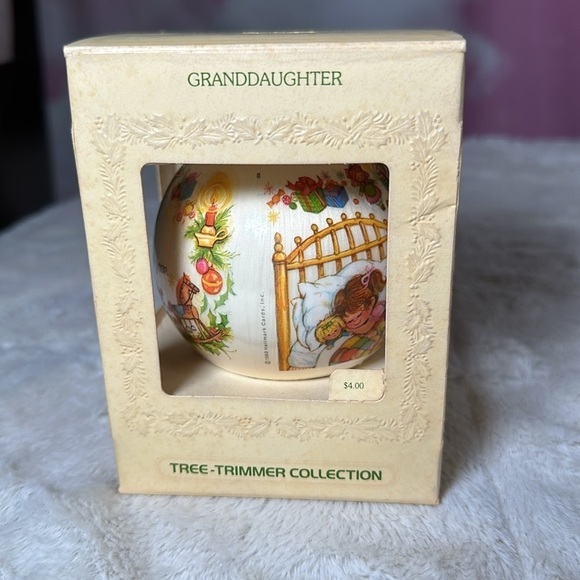 Vintage Hallmark Ornament for Granddaughter Christmas Unbreakable Satin 1980 - Picture 5 of 9